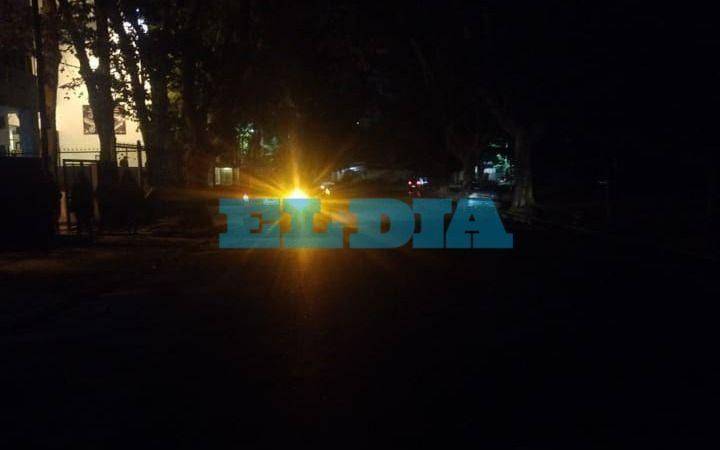 Denuncian falta de luminarias en la zona de la facultad de Informática