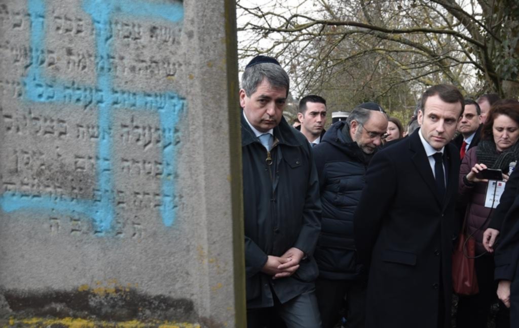 Francia: antes de una marcha contra el antisemitismo, profanan un cementerio judío
