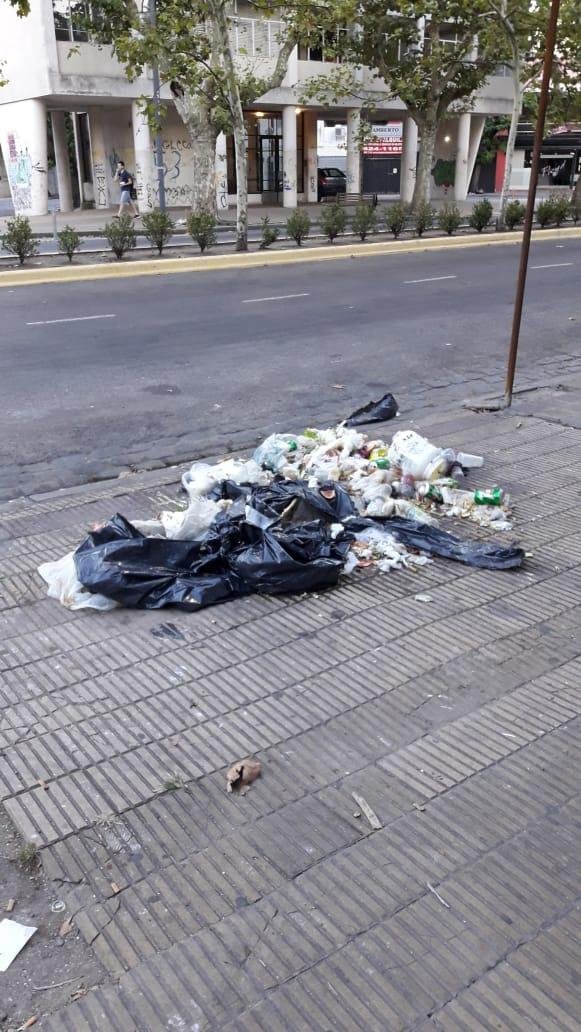 Basura “todos los días” en diagonal 74 y 10