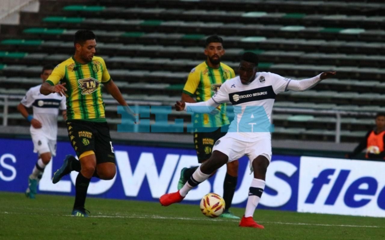 En el debut de Ortiz, el Lobo empató sin goles contra Aldosivi