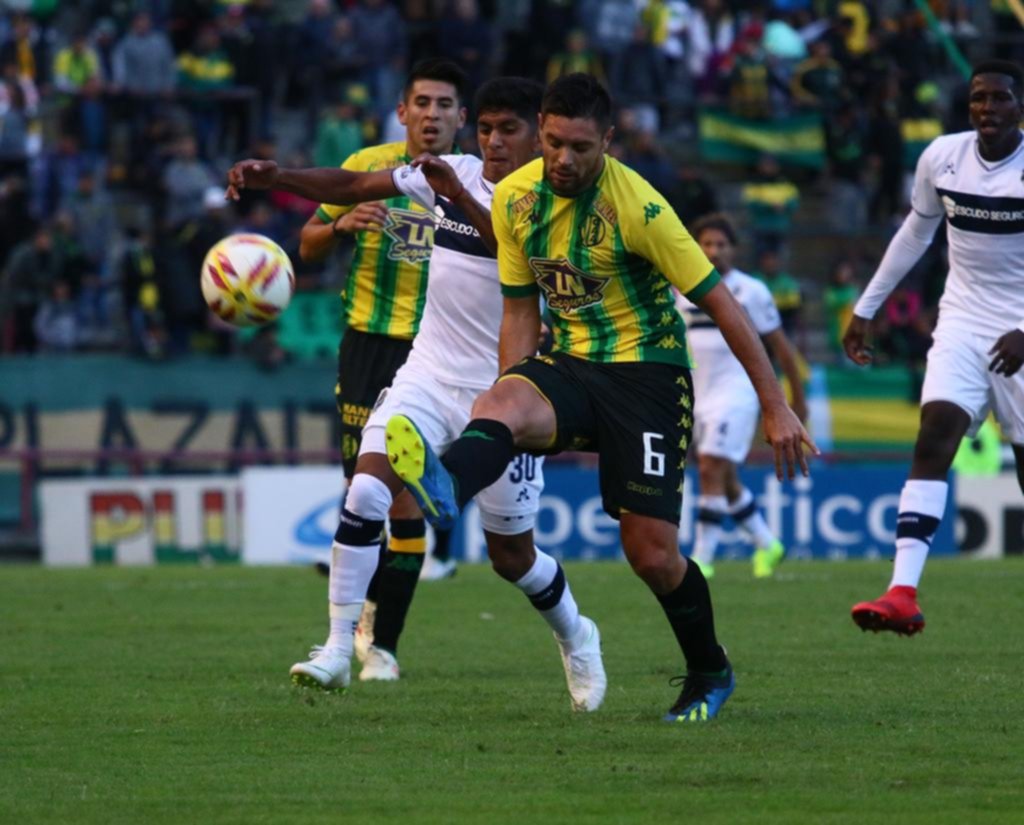 Comba corrió, jugó, y casi le da el triunfo