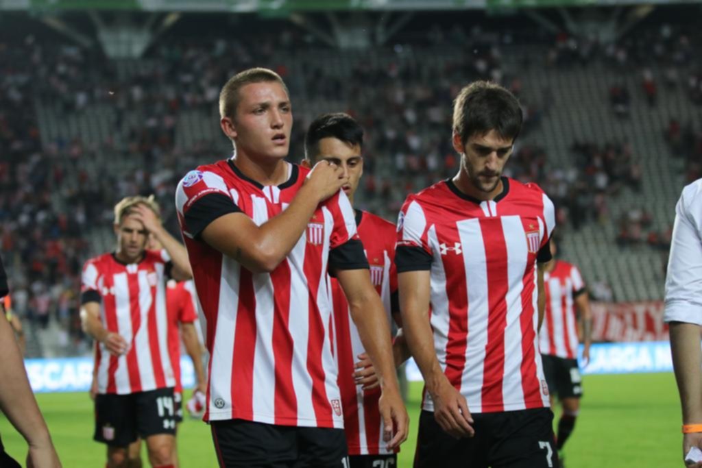 La decadencia futbolística de Estudiantes es la resultante de una sucesión de gruesos errores