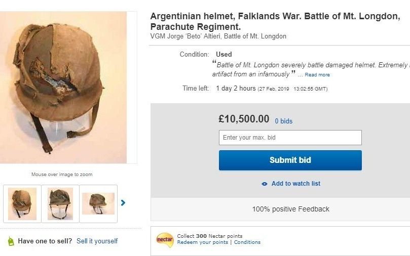 Subastan en U$S 13.000 el casco que le salvó la vida a un soldado argentino en Malvinas
