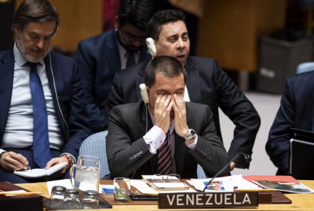 EE UU sube la apuesta diplomática para forzar la caída de Maduro en Venezuela
