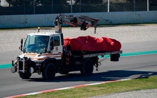 Vettel sufrió un fuerte accidente en Barcelona y Ferrari dio explicaciones