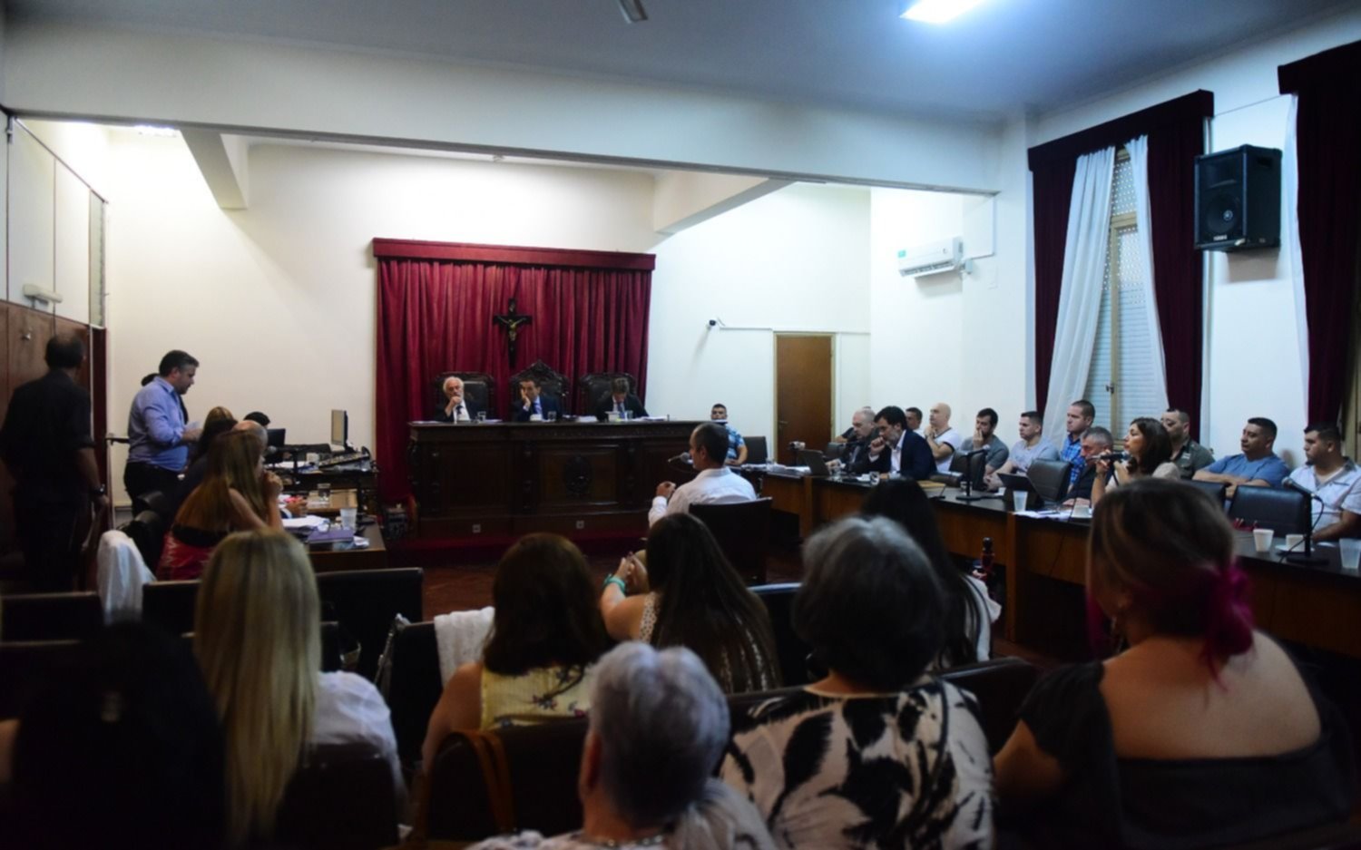 Sobres: piden entre 8 y 9 años a ex comisarios acusados de cobrar coimas en La Plata