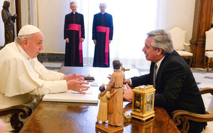 El Presidente sostuvo que no habló sobre el aborto con el Papa
