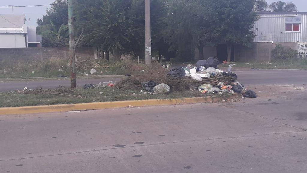 Más quejas por la basura que se acumula en 13 y 607