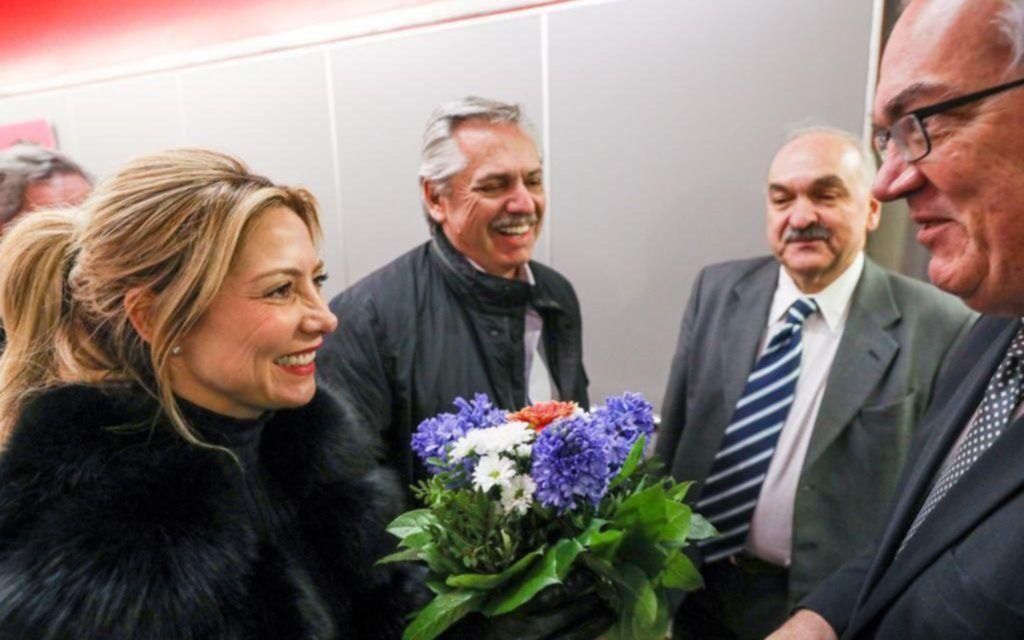 Alberto Fernández, con la alemana Angela Merkel para sumar apoyo