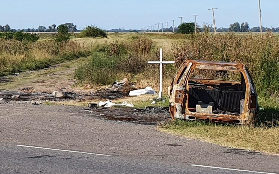 El camino a Domselaar, bloqueado por la basura