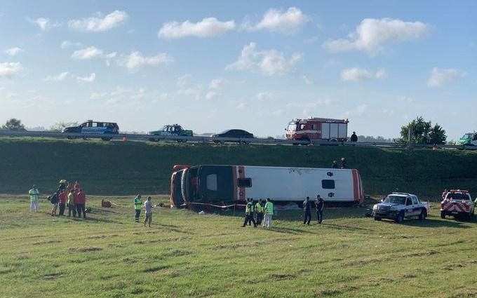 Vuelco fatal en Ruta 2: dos pasajeras heridas de gravedad fueron trasladadas a La Plata