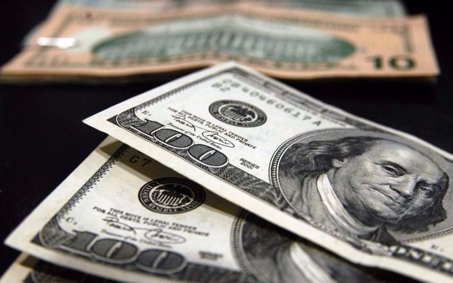 El dólar cerró a $63,07, la Bolsa cayó 1,31% y el riesgo país bajó hasta los 1.900 puntos