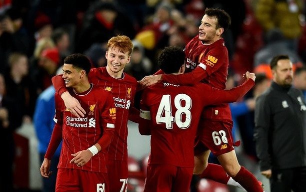 Liverpool, con suplentes, avanzó a los octavos de final de la FA Cup