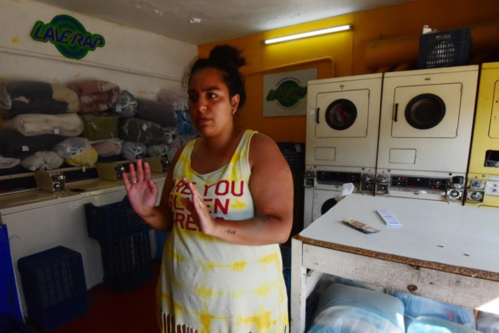Sin agua, el verano es un infierno para miles de vecinos de la Región