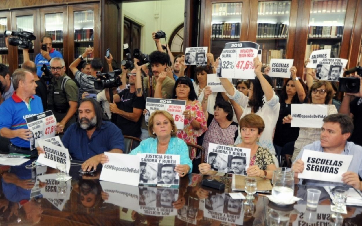 Provincia postergará el pago de una parte del acuerdo salarial con los docentes