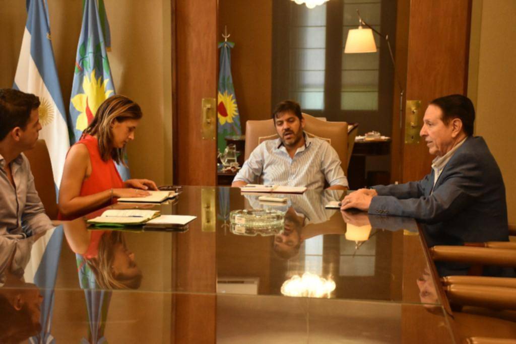 Pases a planta y bono, en la agenda paritaria de estatales