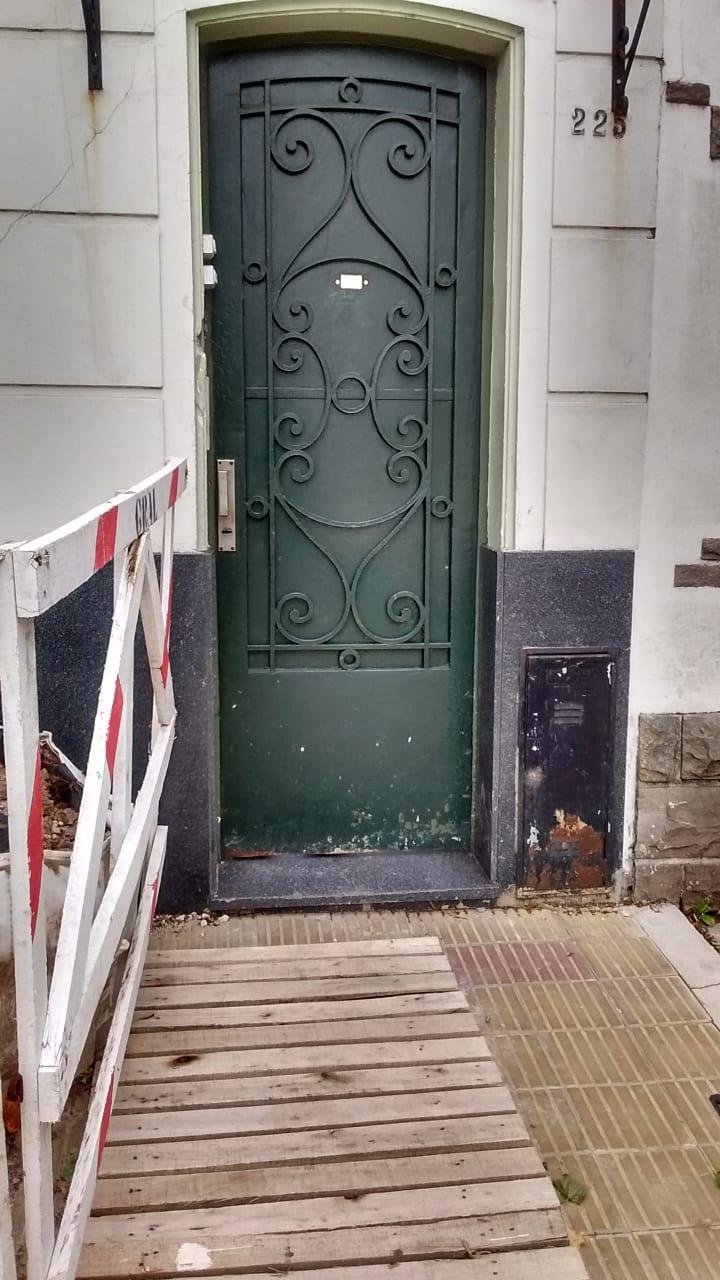 Incomodidades por una obra sin terminar en 38 entre 115 y 116