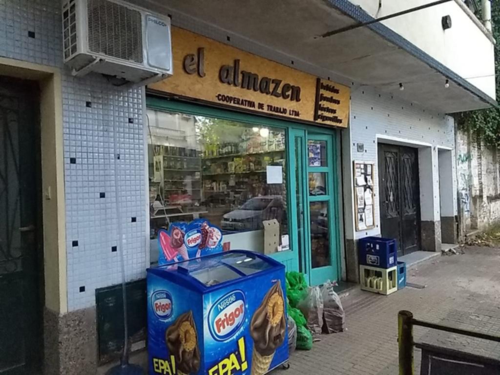 En otra madrugada de escruches, ahora les tocó a un almacén y a una agencia de lotería
