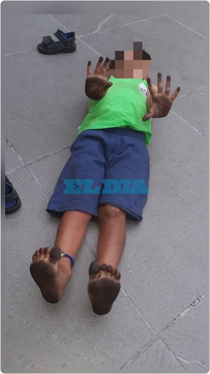 Desesperación en un barrio de Ensenada por la presencia de hollín en los hogares