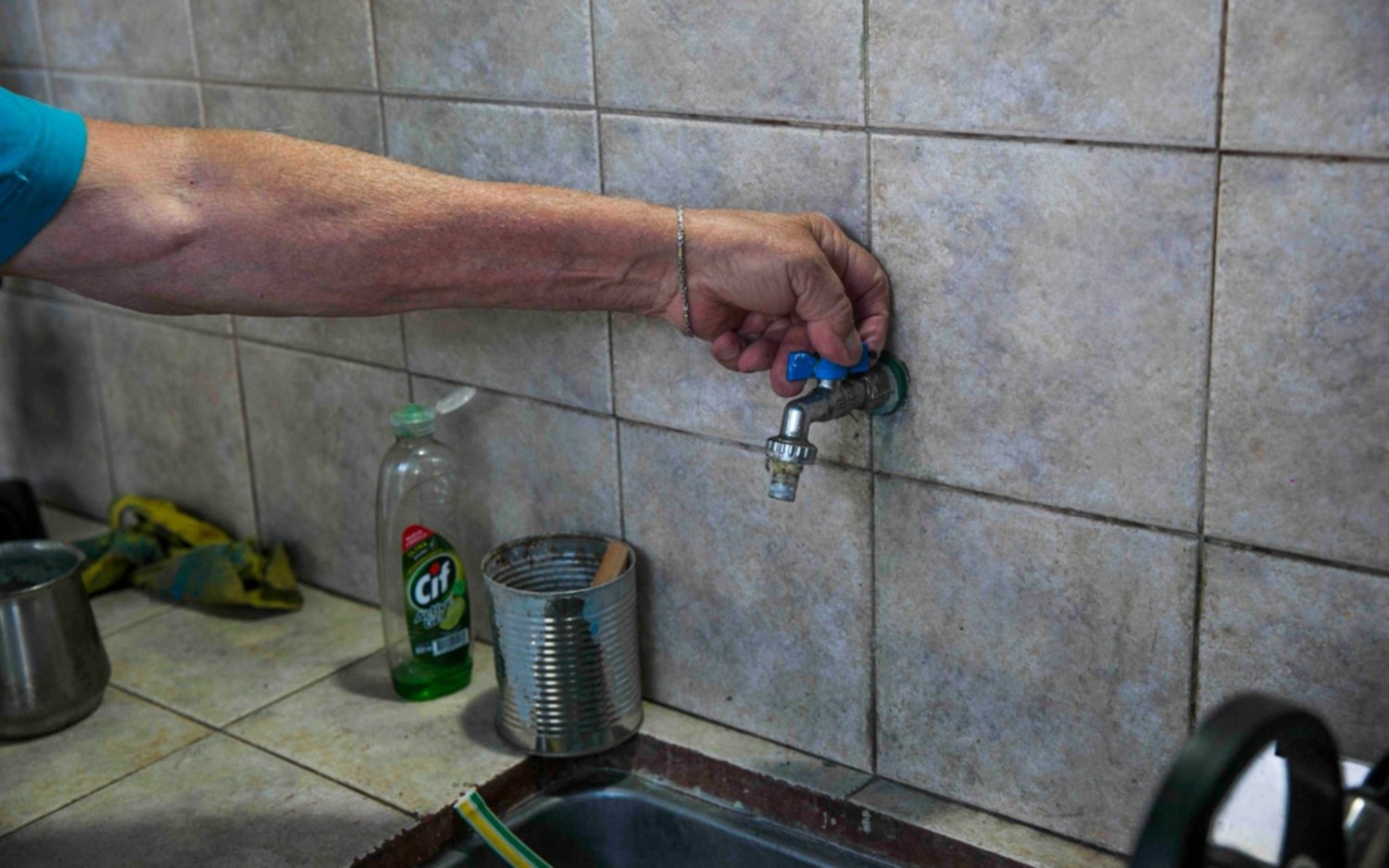 Sigue la angustia por la falta de agua y mañana habrá una protesta en Absa