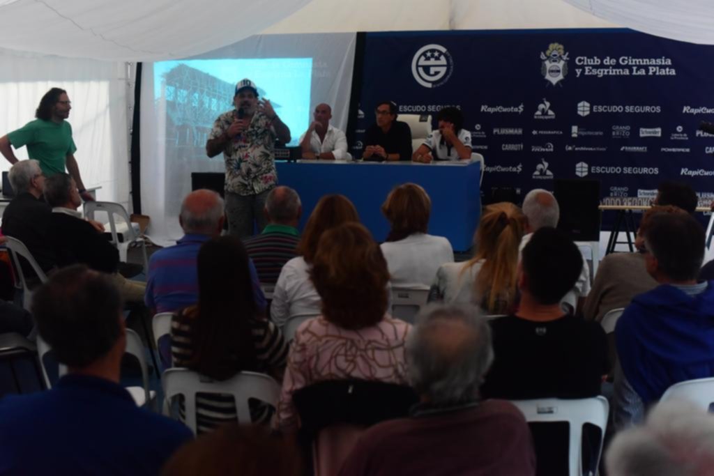 El Lobo homenajeó a los campeones de la Copa Estímulo
