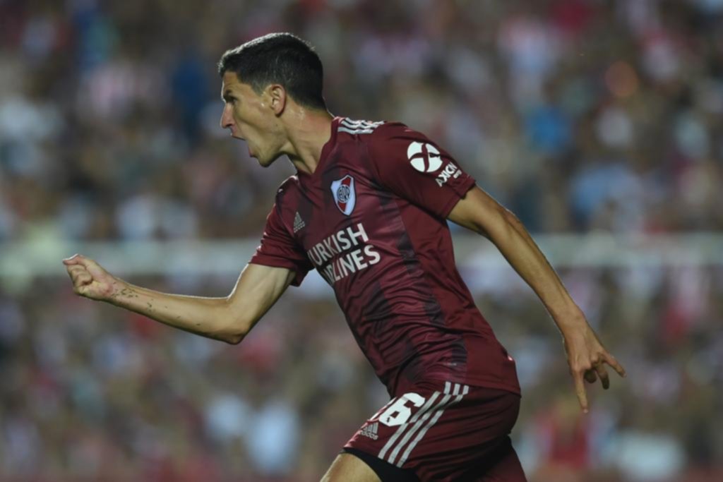 River supo reaccionar a tiempo y sigue mandando en soledad