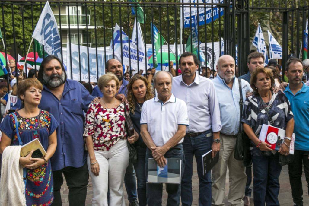 Por ahora sin oferta, Gobierno y docentes empezarán el jueves a discutir los salarios