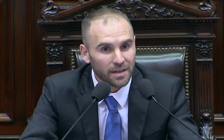 VIVO. - Guzmán informa al Congreso sobre la deuda el mismo día en que llega una misión del FMI