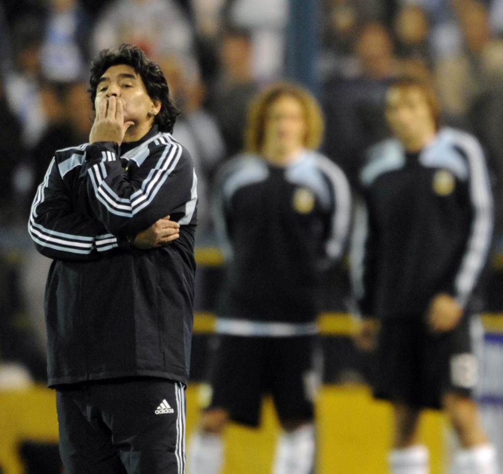 Rosario dividida por la presencia de Diego Maradona