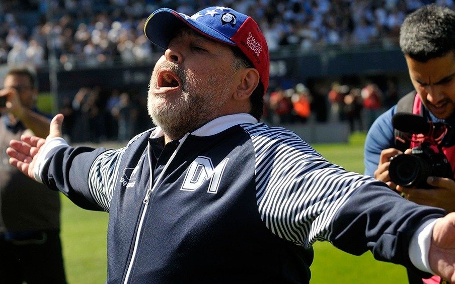 El presidente de Boca dijo que su club tampoco le haría un homenaje a Maradona