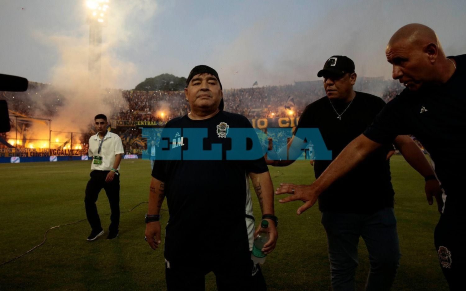 ¿Cómo recibió la hinchada del Canalla a Maradona?