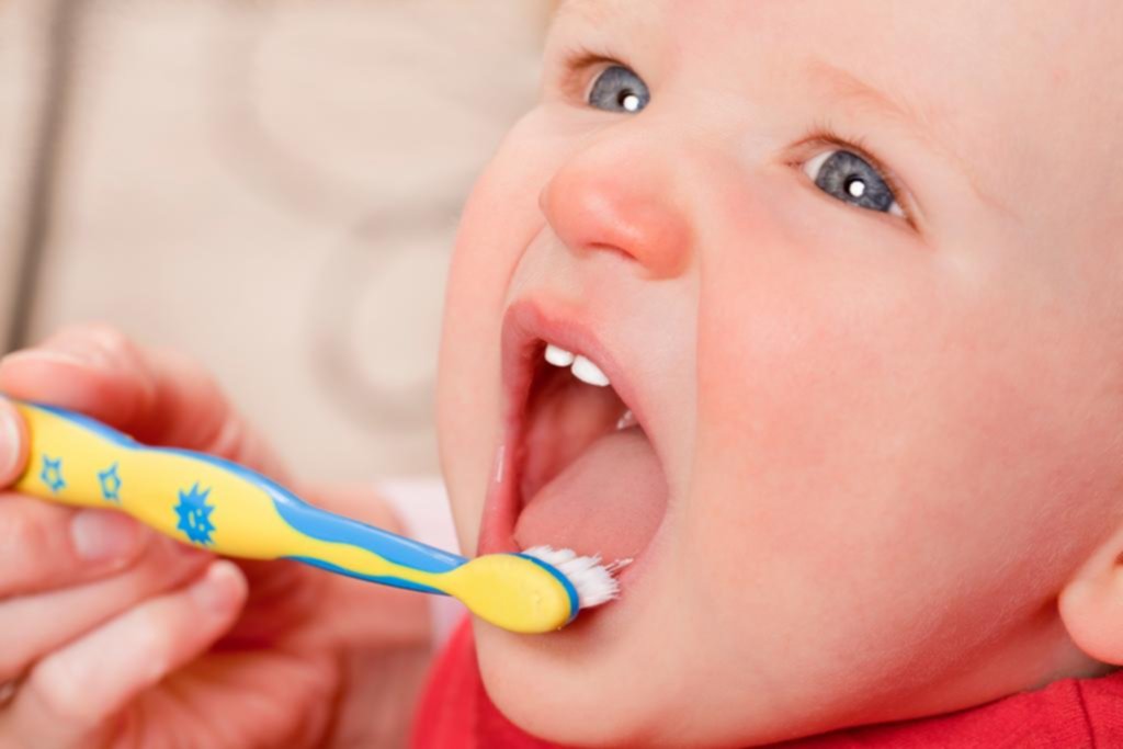 Contra la caries: dientes sanos, niños sanos