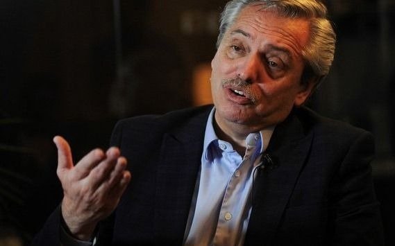 Fernández dijo que se quiere "imponer la falsa idea de ajuste" por el aumento a jubilados