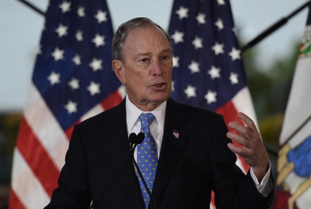 Bloomberg sube en las encuestas y se suma al debate demócrata