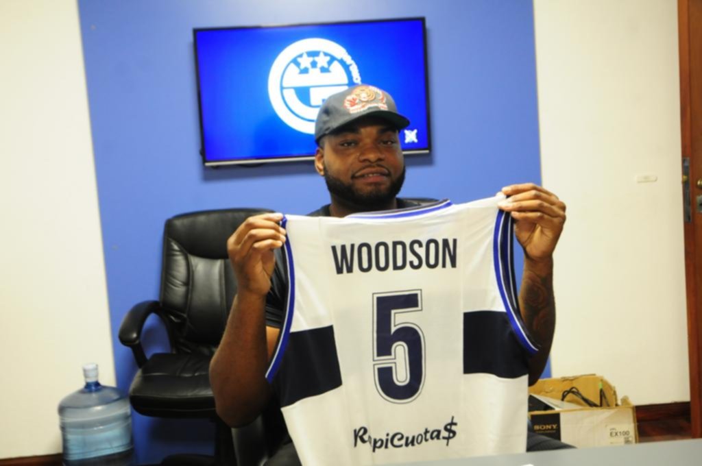 El Lobo vuelve al Poli, con el debut local de Woodson