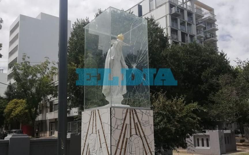Vandalizaron una imagen de la Virgen en Plaza Olazabal
