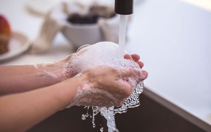 La OMS aseguró que lavarse las manos es la forma más efectiva para protegerse del coronavirus