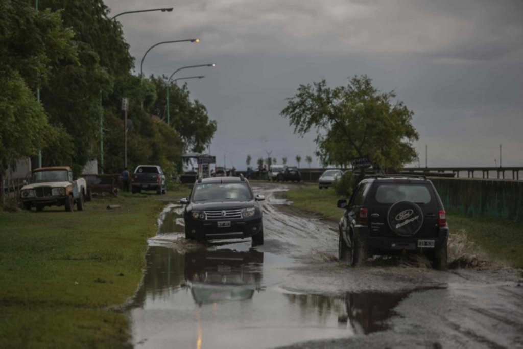 Punta Lara recobraba la calma tras el susto por la crecida