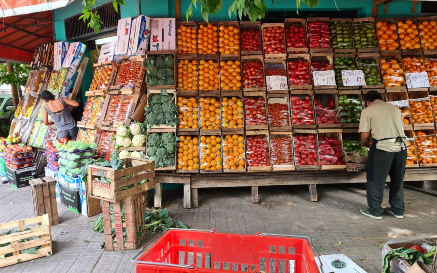 ¡Tomá nota! El listado de precios de frutas y verduras en La Plata tras nuevo acuerdo