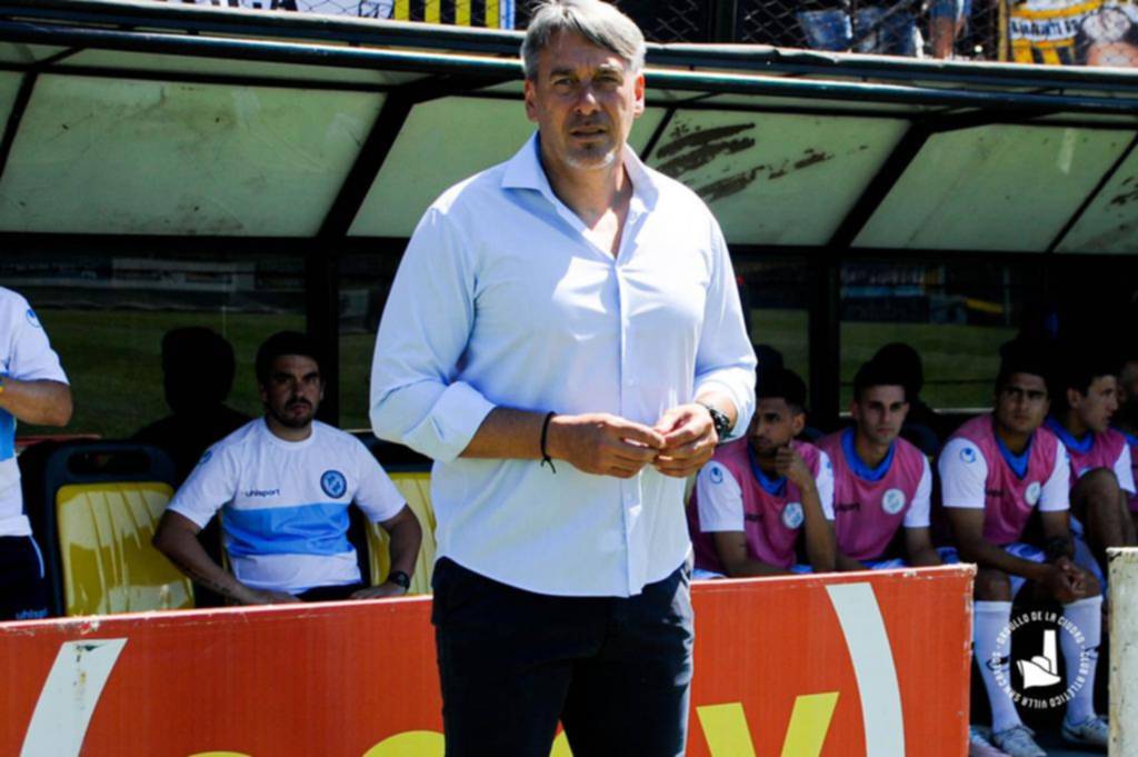 Vivaldo dejó de ser el DT de Villa San Carlos