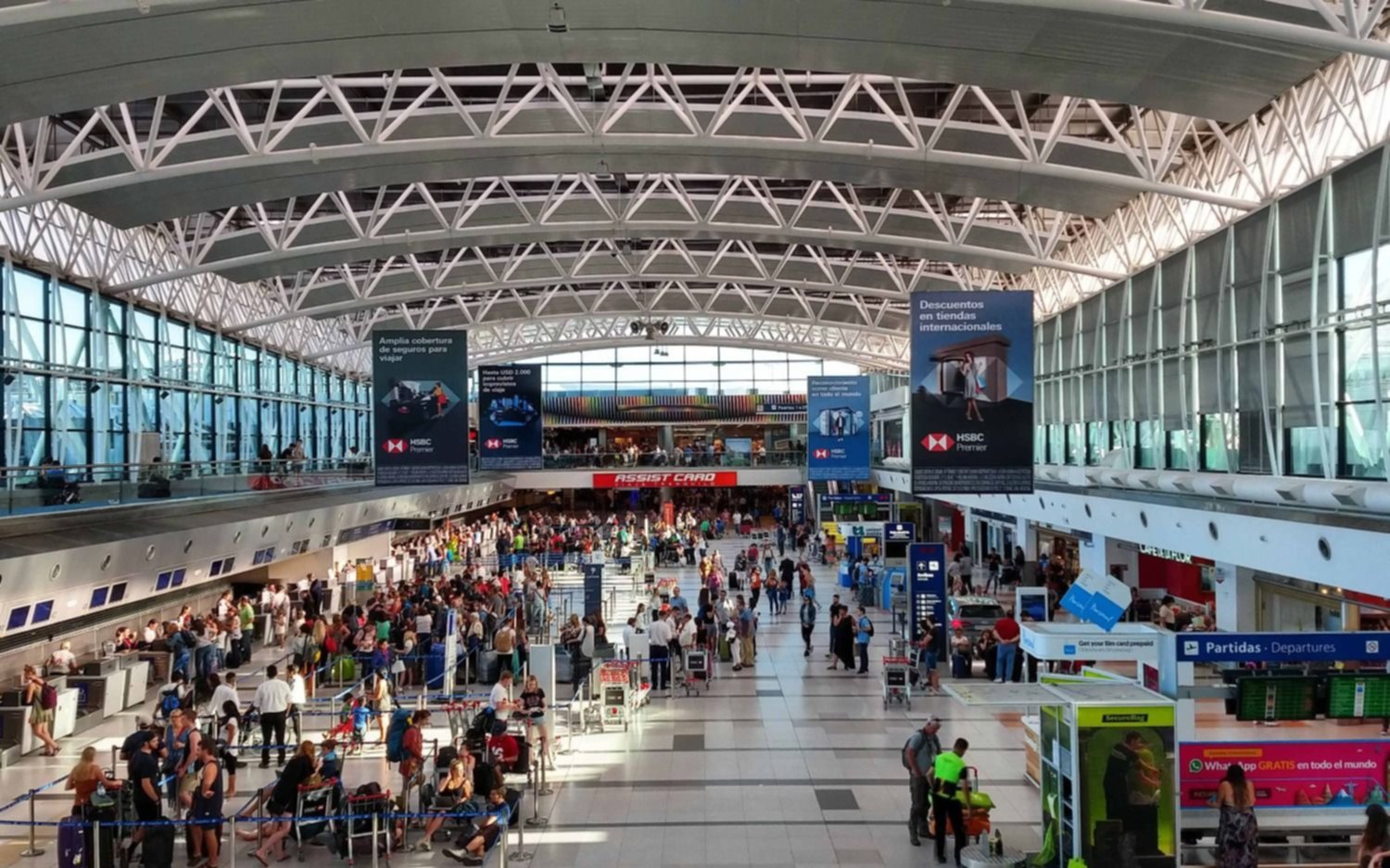 Migraciones desconseja los viajes al exterior ante condiciones cambiantes de ingreso en otros países