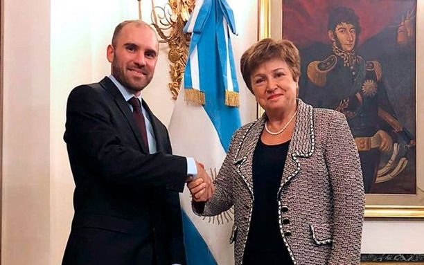 "Haremos todo lo posible para cumplir con el plazo sugerido por Guzmán", dijeron desde el FMI