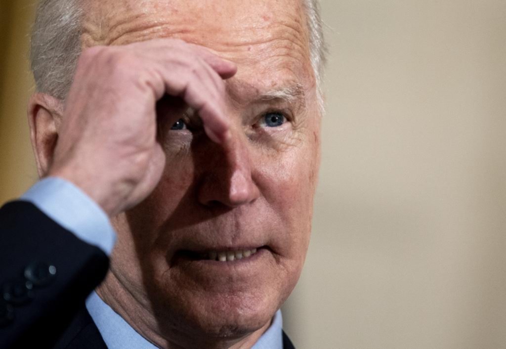 El empleo subió poco, Biden se agarra la cabeza y les pide ayuda a los republicanos