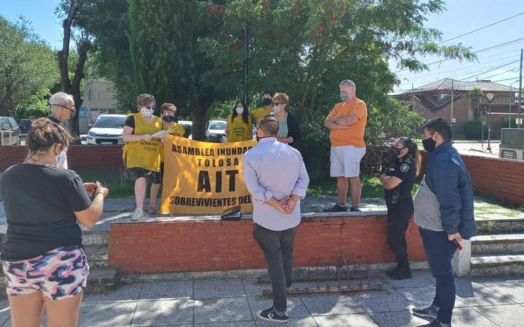 Vecinos tolosanos llevaron un petitorio con planteos a la delegación comunal