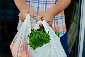 ¿Hay que seguir limpiando las superficies y las bolsas que traemos del supermercado?