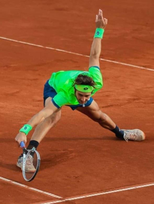 Etcheverry bajó a Mayer y busca un lugar en la final