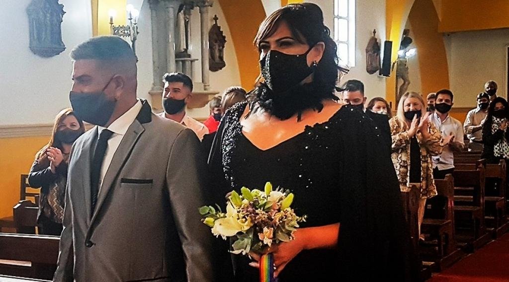 Polémico casamiento de una mujer trans en una iglesia de Ushuaia