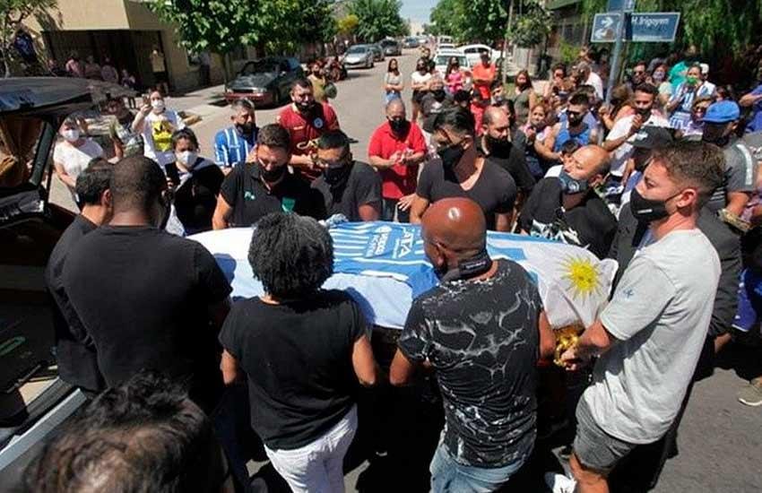Morro: emotiva despedida de familiares, compañeros, amigos y fanáticos