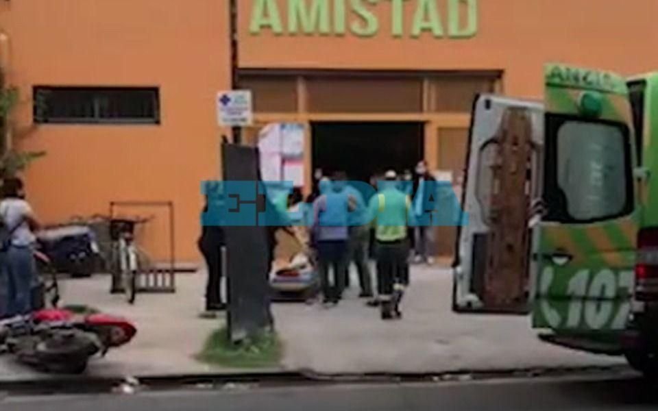 Joven baleado en un supermercado de City Bell: investigan si fue un ajuste de cuentas