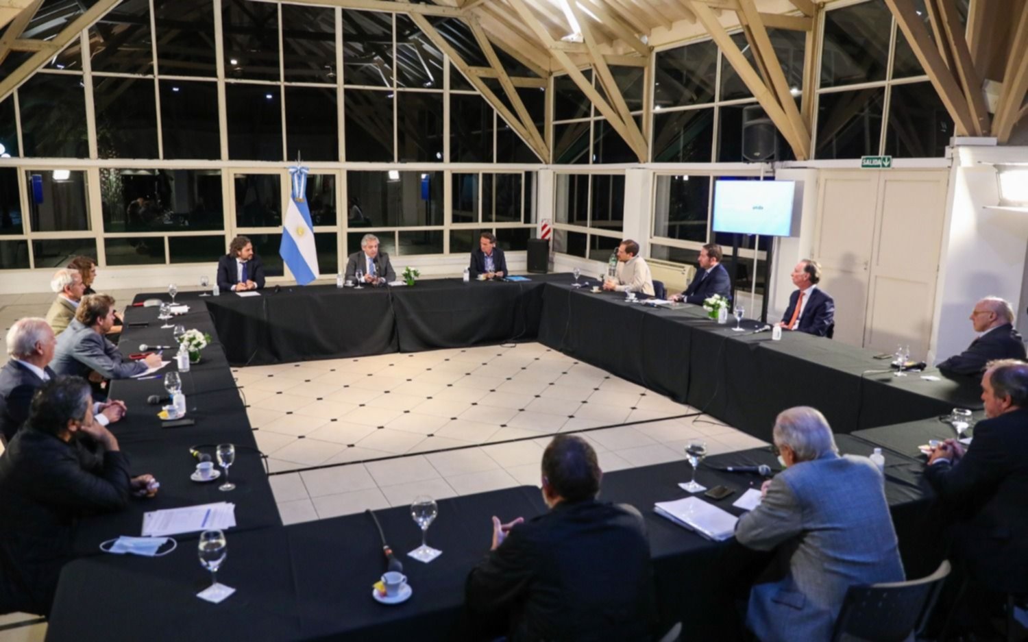 El Gobierno recibirá a gremios y empresarios para trabajar precios y salarios